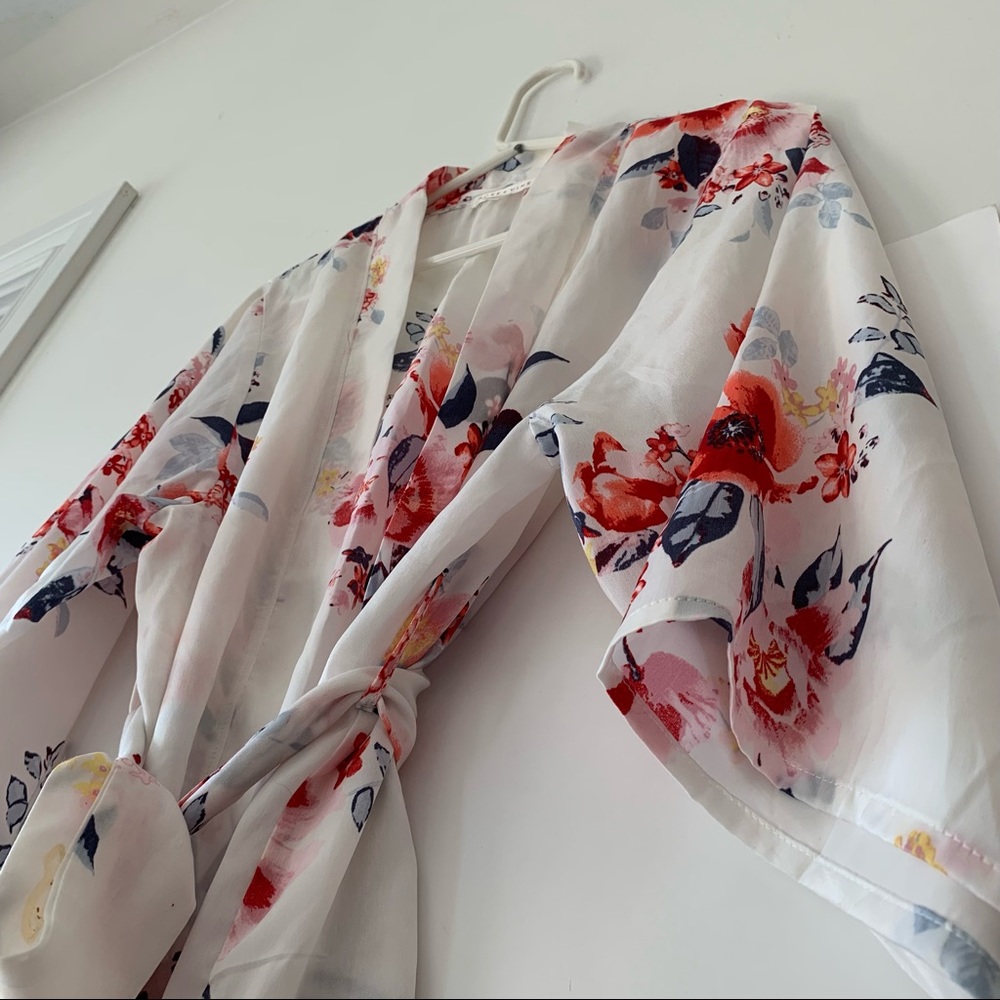 Rose & Vine Floral Robe - Picture 10 of 12